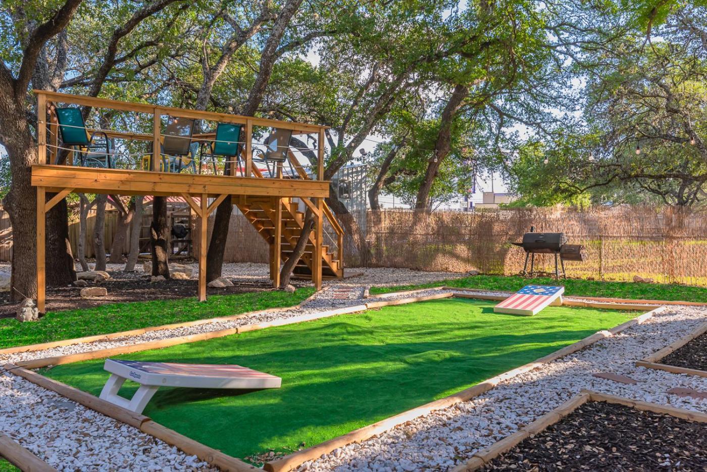 Luxurious Home With Hot Tub & Tree Deck By 6Flags San Antonio Exterior photo